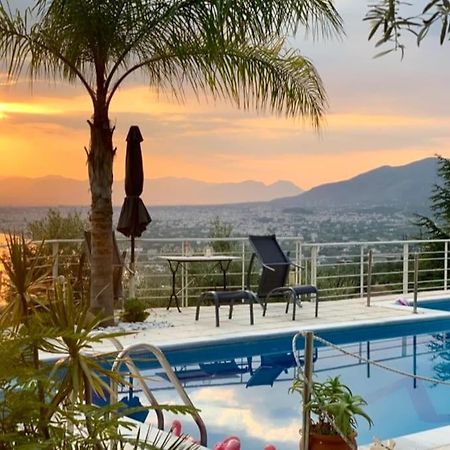 Marine'S Lux Villa:Golden Sunset Kalamata Exterior photo
