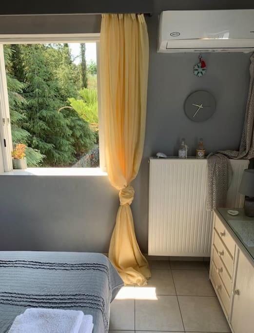 Marine'S Lux Villa:Golden Sunset Kalamata Exterior photo