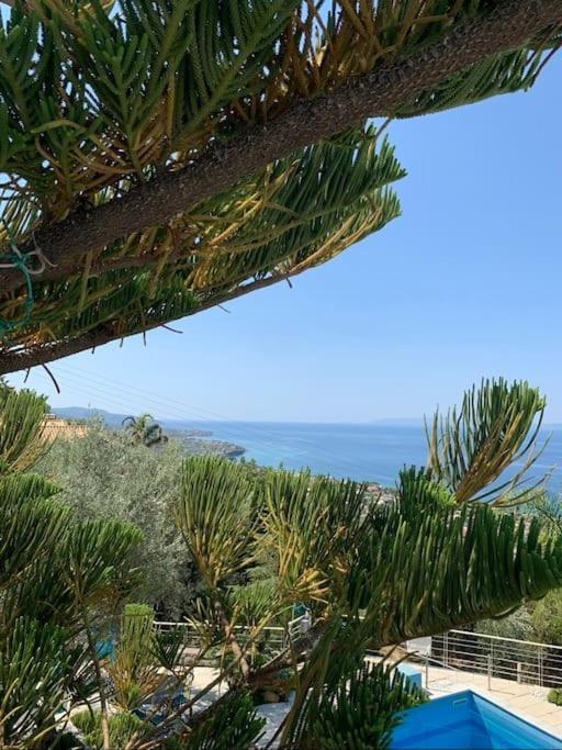 Marine'S Lux Villa:Golden Sunset Kalamata Exterior photo